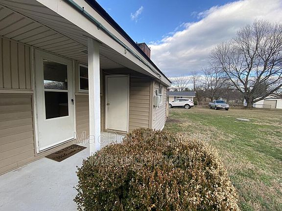 3rd image of 1012 Julian Dr #B