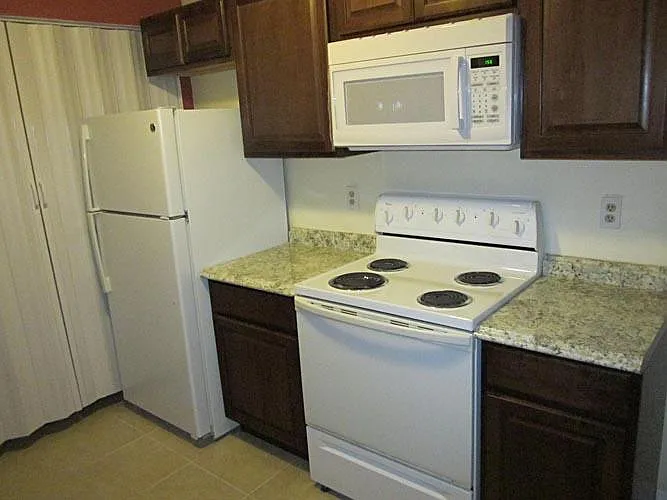 5279 Images Cir #108 — Photo 3