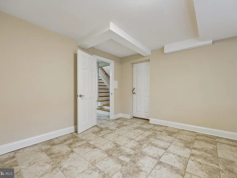 4902 Derussey Pkwy — Photo 90