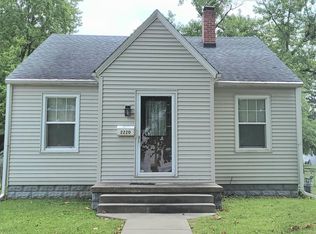 2220 E Grandview Ave, Springfield, IL 62702