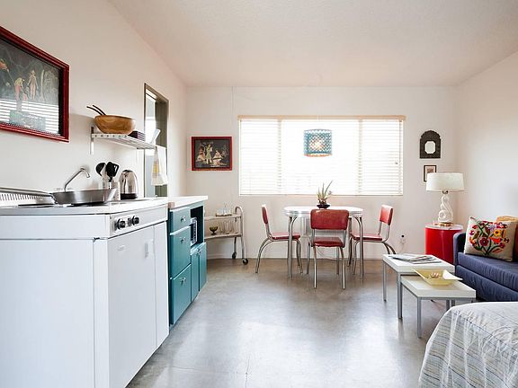 3rd image of 806 Coronado Ter APT 10