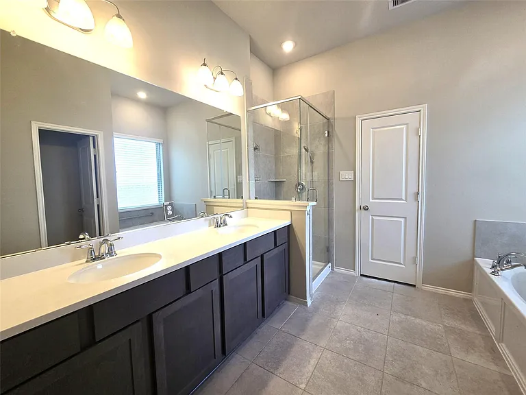 8711 Fox Trail Dr — Photo 15
