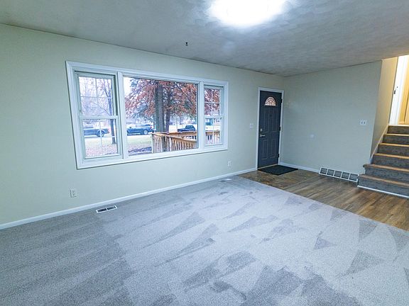 4th image of 35399 Margurite Ln