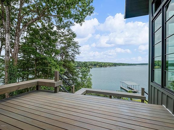 Image 5: Deck View