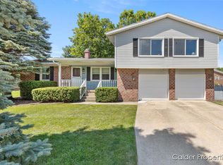 4487-4489 Applewood Ave, Grand Rapids, MI 49508
