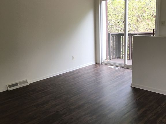 3rd image of 1711 Longwood Dr #1711