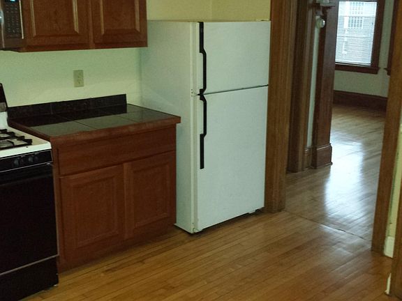 5th image of 3078 N Fratney St #3