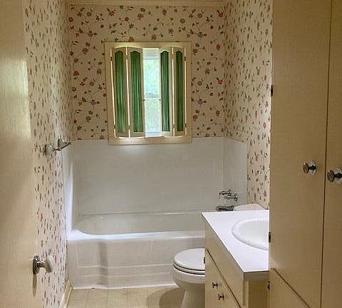 5th image of 204 Belle Dame Dr