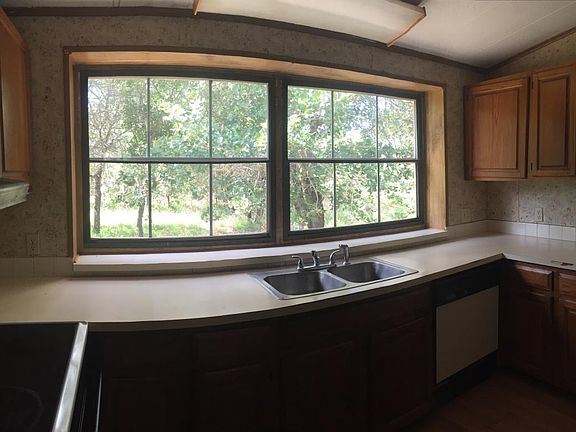 3rd image of 345 Sandy Oaks Dr