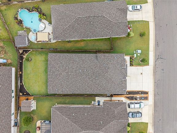 5th image of 3129 Coral Way