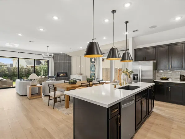 8618 Gleaming Village Way, Richmond, TX 77406