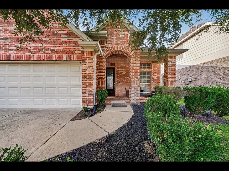 26710 Bellwood Pines Dr