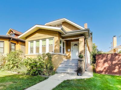5807 N Sacramento Ave, Chicago, IL, 60659