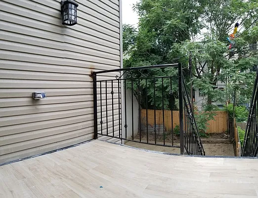 Rented by Zjama Realty Corp | media 61