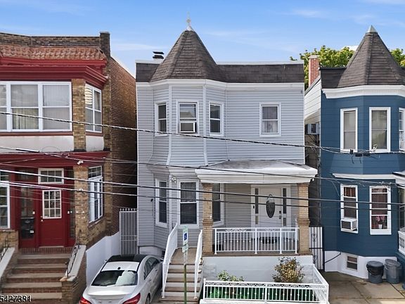 2nd image of 813 20Th St