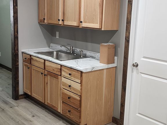 5th image of 1212 Wauponsee St