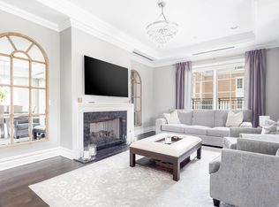 1000 Royal Ct UNIT 1102, North Hills, NY 11040