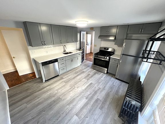 3rd image of 180 East St #B