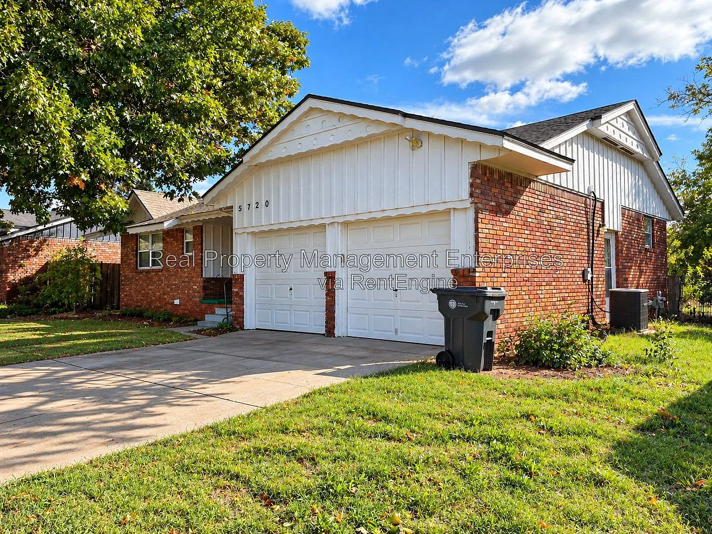 3 bed, 1.0 bath, 1145 sqft, $1,224 — Photo 2