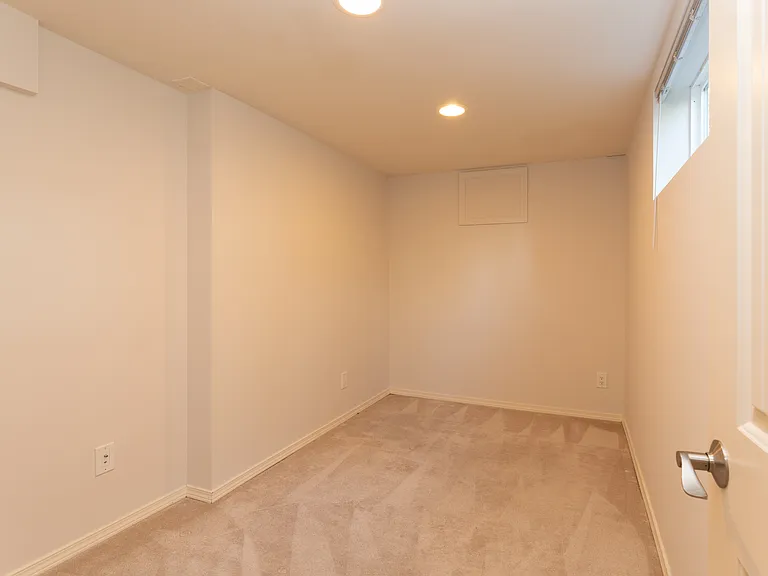 15323 SE 42nd St — Photo 26