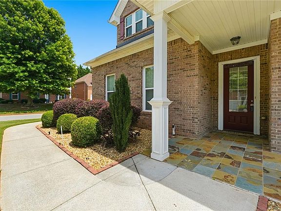 4th image of 1158 Gateview Dr