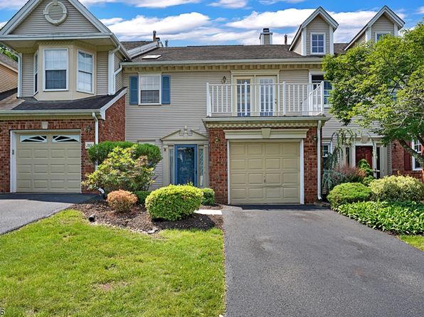 2102 Ackman Ct