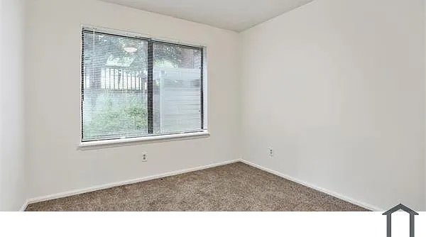 2727 Folsom St — Photo 10