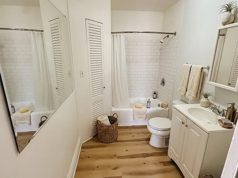 1403 Rawson Ave #3 — Photo 3