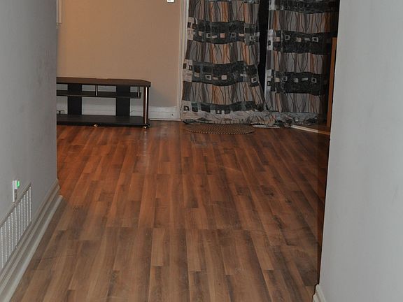 3rd image of 111 Bradstone Sq