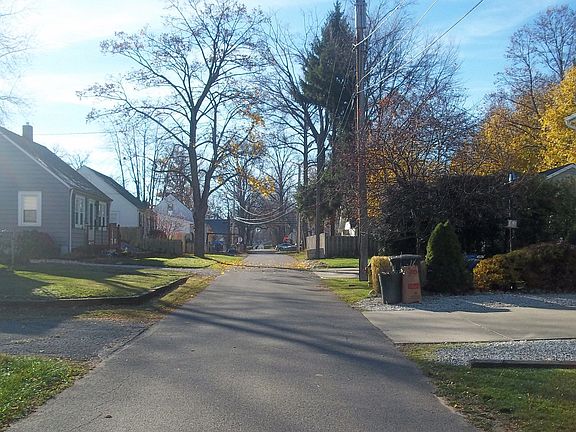 3rd image of 5617 Davis Dr
