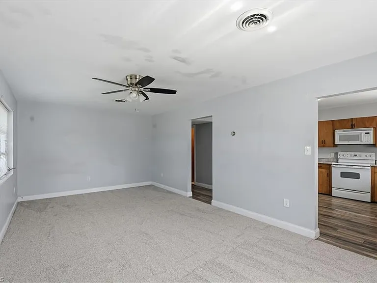 4220 Deleon St — Photo 26