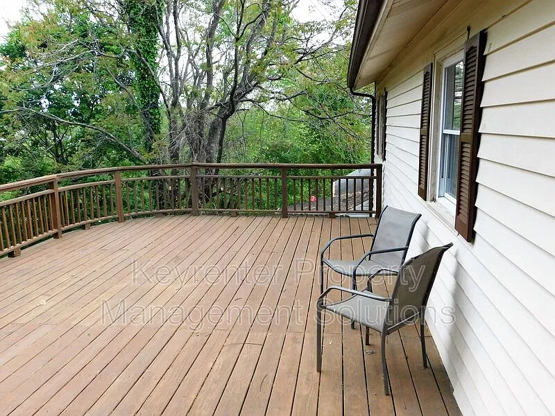 2 bed, 1.0 bath, 768 sqft, $1,350 — Photo 4