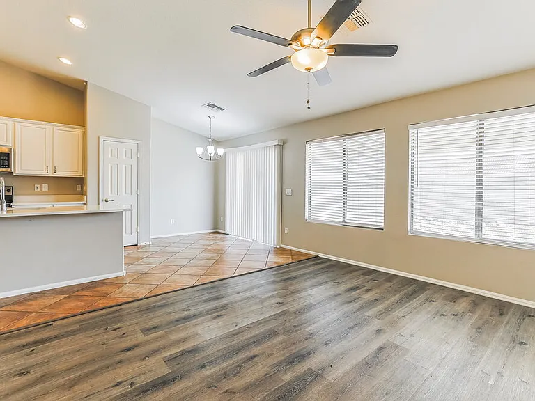 4148 E Stratford Pl — Photo 4