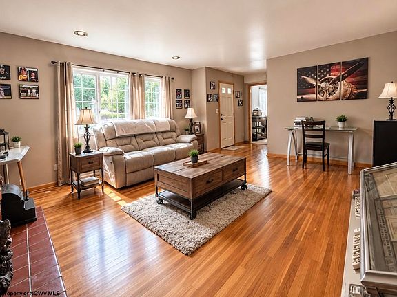 2nd image of 114 Woodlyn Dr