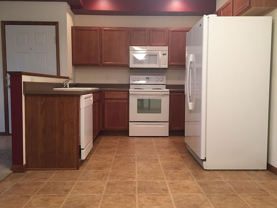1st image of 1606 NW Prairie Lakes Dr
