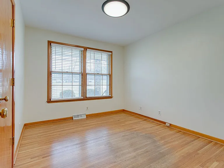 171 McCall St — Photo 16