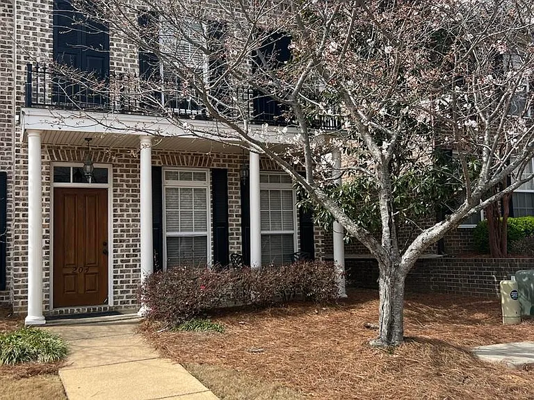 2206 Anderson Rd — Photo 2