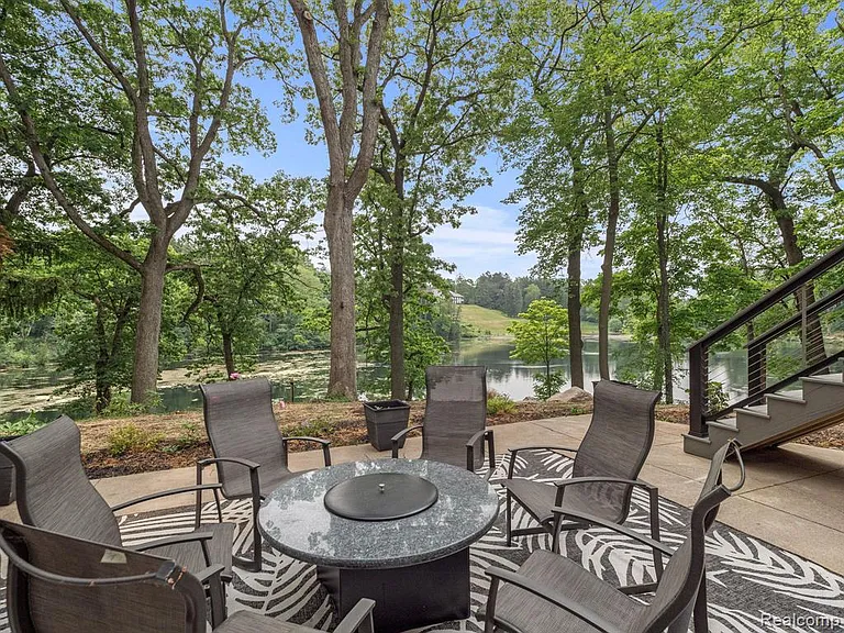 3511 Lakecrest Dr — Photo 12