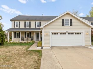 834 N Christopher St, Bowling Green, OH 43402