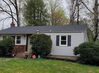 906 Desale St SW, Vienna, VA 22180