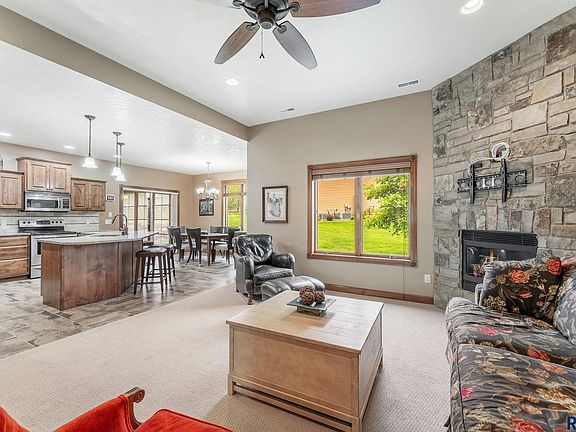 2nd image of 5803 S Shadow Wood Pl