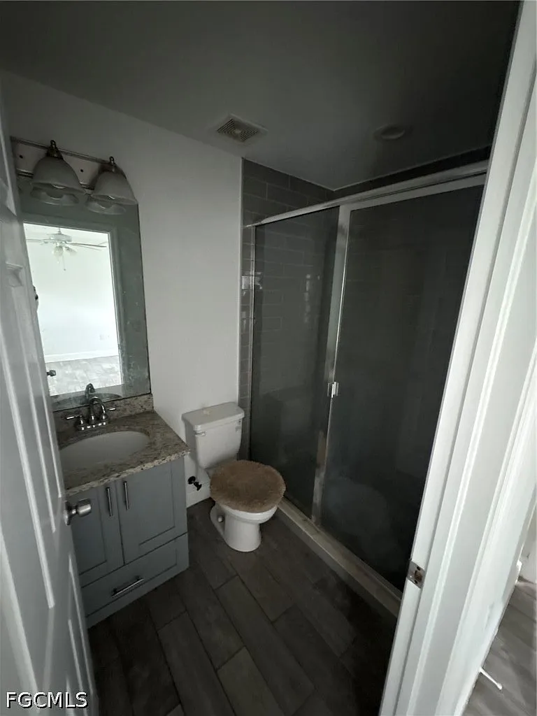 3 bed, 2.0 bath, 2487 sqft, $1,600 — Photo 2