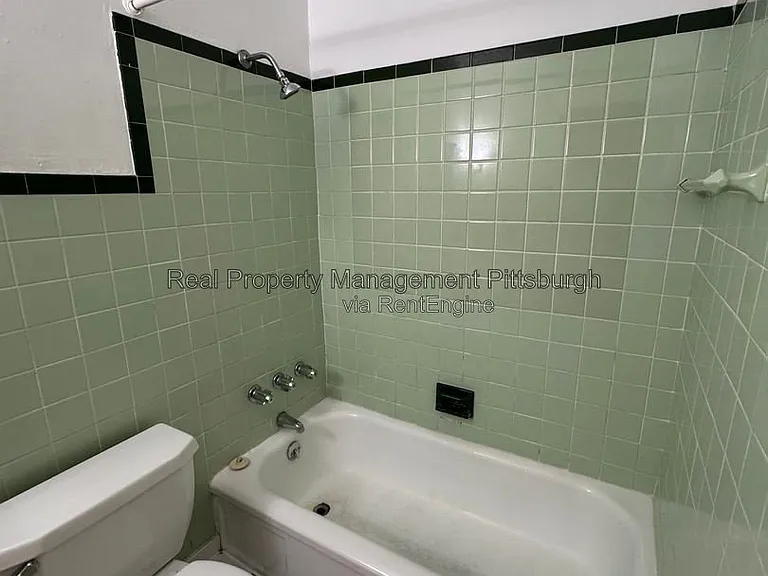 7009 Church St — Photo 22