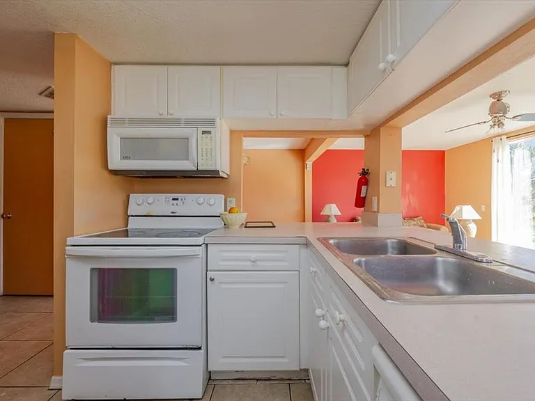 203 Coco Plum Dr #MAIN — Photo 4