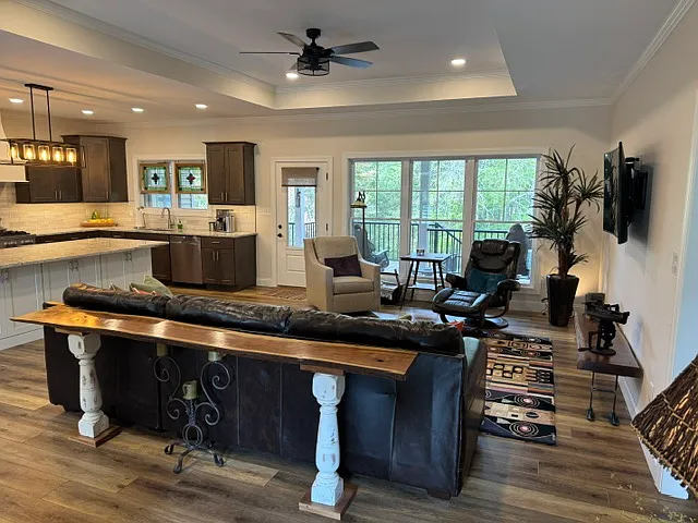 3 bed, 2175 sqft, $2,950 — Photo 4