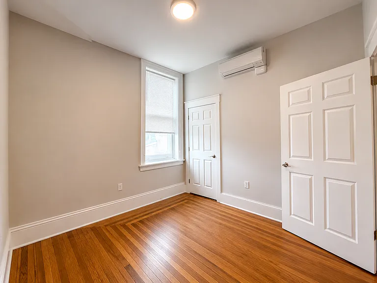 139 Troup St #204 — Photo 3
