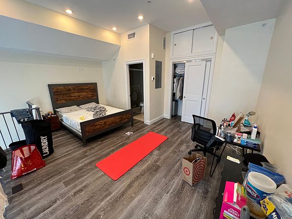 4th image of 1028 Commonwealth Ave #A102