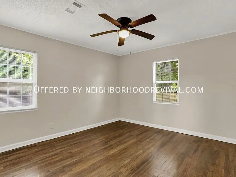 948 E Kelley Cir — Photo 12