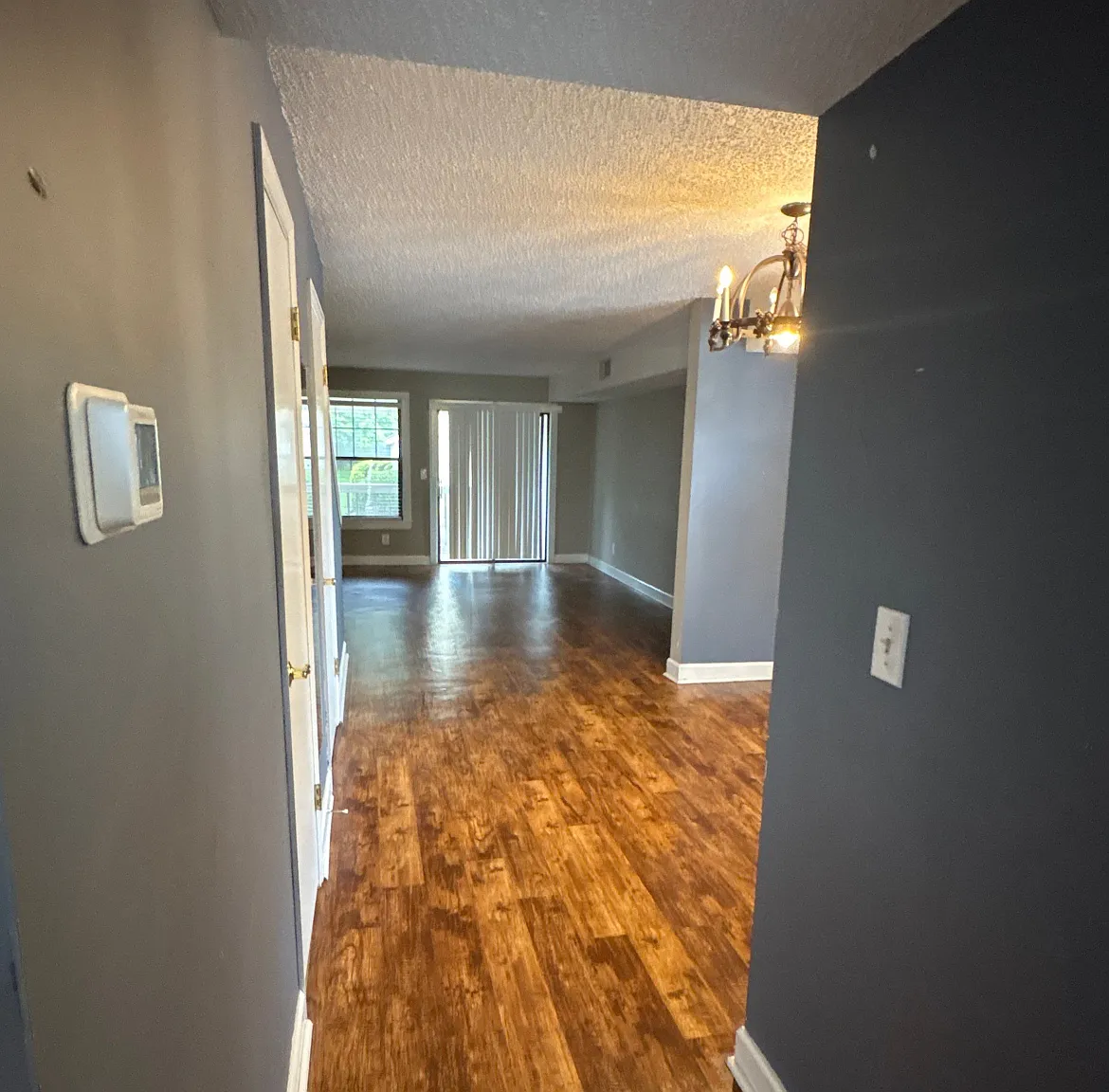 290 Appleby Dr — Photo 2
