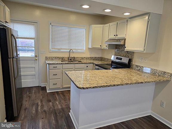 2nd image of 879 Stevenson Rd